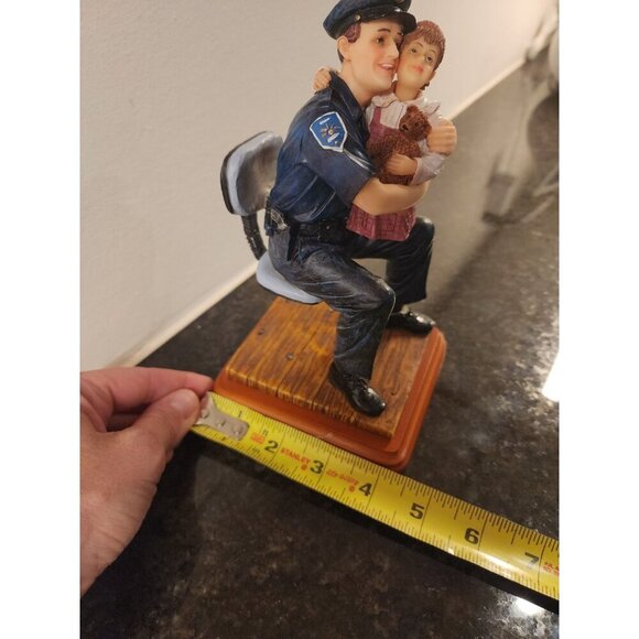 Vanmark Blue Hats Of Bravery "Daddy's Girl" Retired Police Figurine 2/0944 - Picture 9 of 11